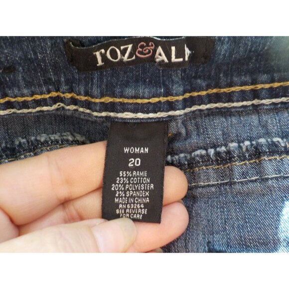 Roz & Ali Blue Denim Stretch Capris Thick Stitched Womens Plus Size 20 (36 x 32) - Picture 6 of 6